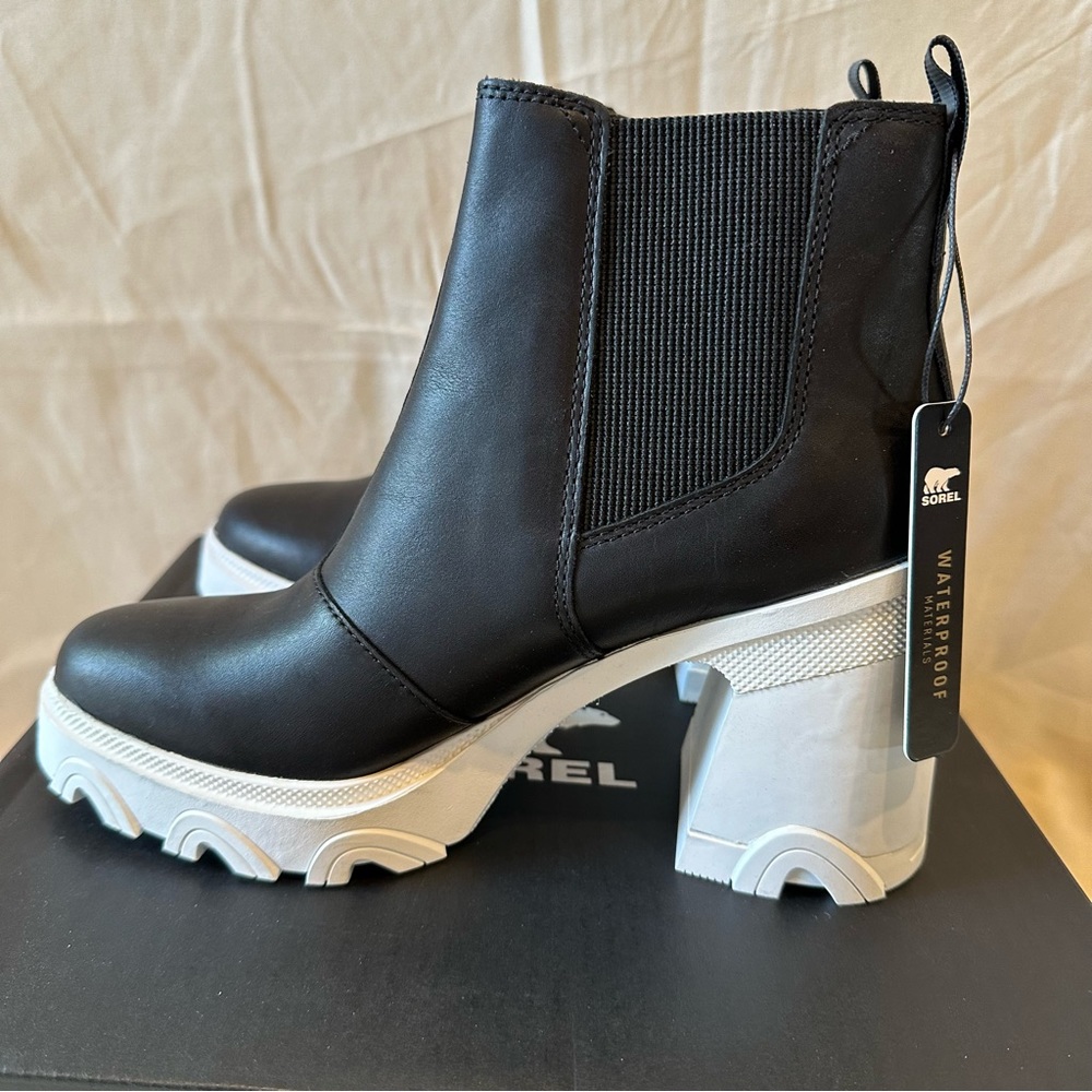 Sorel brex heel chelsea boots